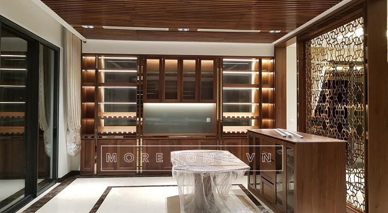 Mẫu tủ bếphiện đại gỗ óc chó cao cấp là sự lựa chọn lý tưởng cho những gia đình có khoảng bếp rộng rãi, sang trọng. Tủ bếp gỗ tự nhiên